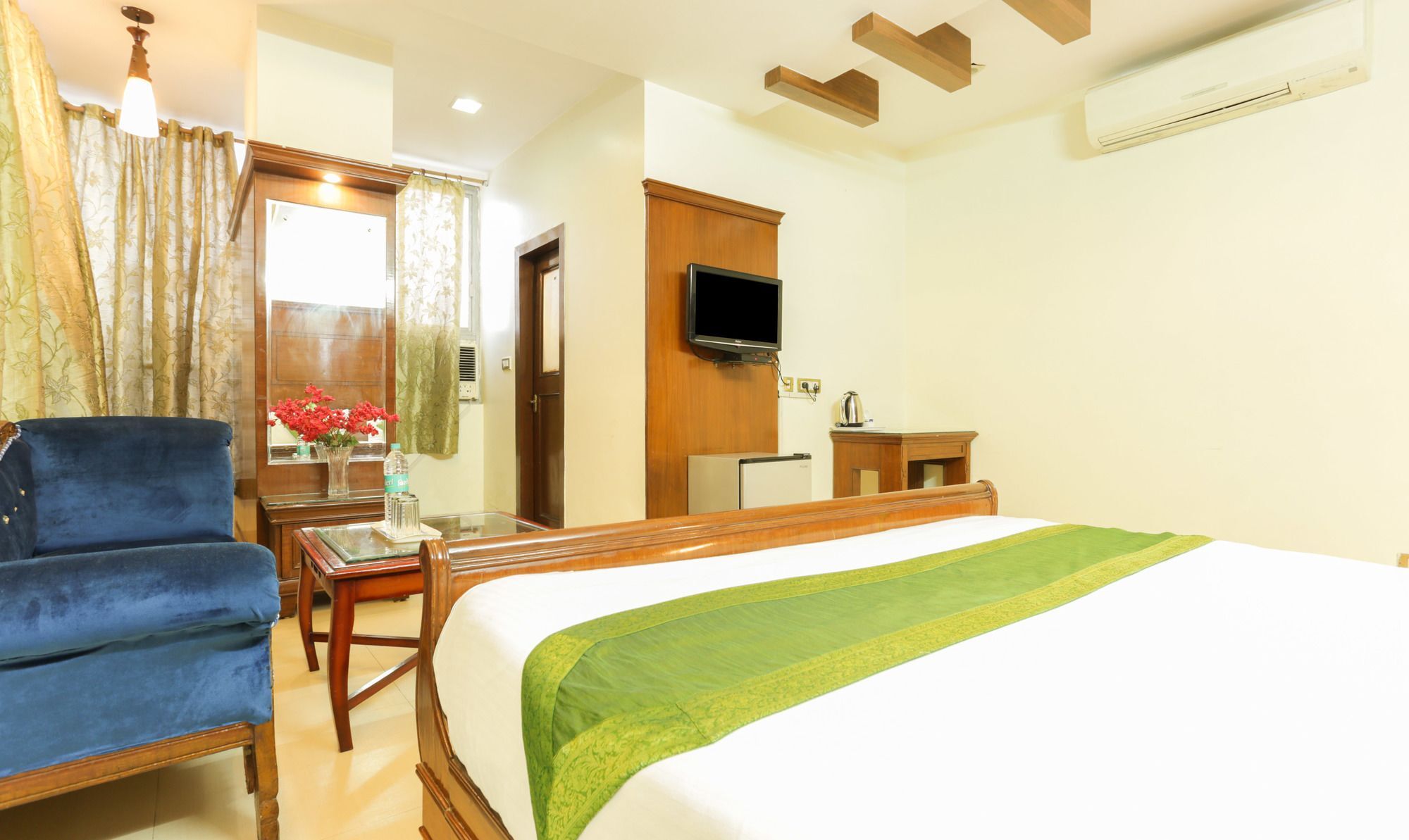 Treebo Shanta Inn Lucknow Exterior foto